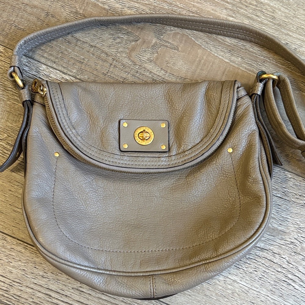 Y2K 00’s Marc by Marc Jacobs Grained Leather Tan Grey Taupe Leather Shoulder Bag